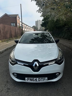 2014 Renault Clio — photo 20 of 22