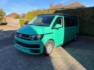 2018 Volkswagen Transporter — photo 2 of 11