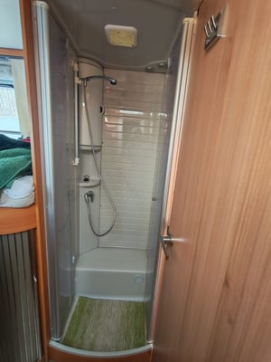 2012 Burstner Aviano — photo 18 of 28