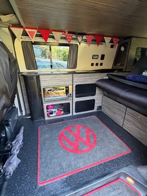 2016 VW transporter T6 LWB T30 TDI 130 — photo 9 of 18