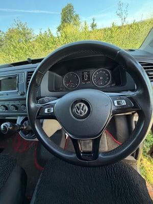 2016 VW transporter T6 LWB T30 TDI 130 — photo 10 of 18