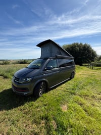 2016 Volkswagen Transporter T6 LWB TDi Highline - Image 2