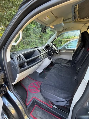 2016 VW transporter T6 LWB T30 TDI 130 — photo 16 of 18