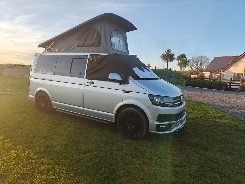 2016 Volkswagen Transporter - Image 1