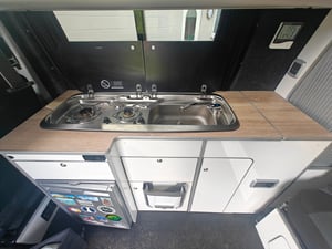 2016 Volkswagen Transporter — photo 7 of 9