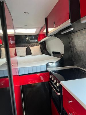 Ford Transit LWB 2.4 — photo 18 of 28