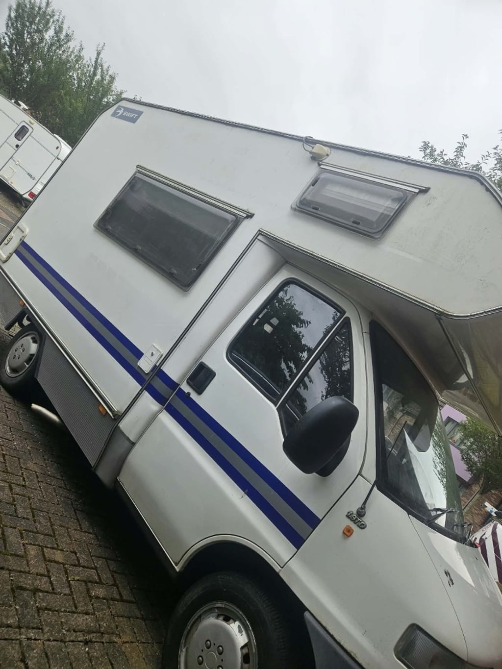 1998 Swift Sundance 520 - Image 1