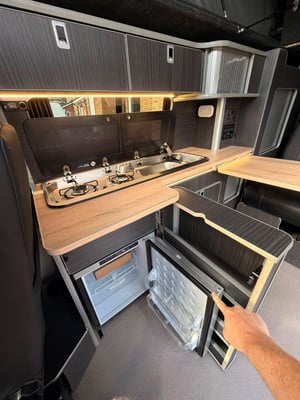 2016 Volkswagen Transporter — photo 4 of 17