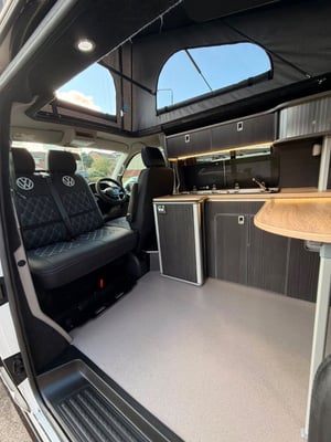 2016 Volkswagen Transporter — photo 7 of 17