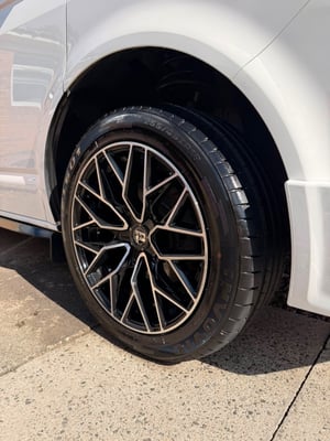 2016 Volkswagen Transporter — photo 8 of 17