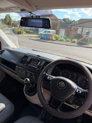 2016 Volkswagen Transporter — photo 10 of 17