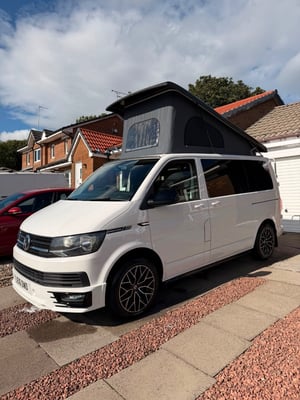 2016 Volkswagen Transporter — photo 13 of 17