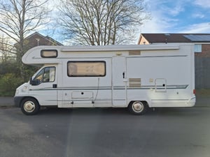 1999 Bessacarr E645 — photo 10 of 23