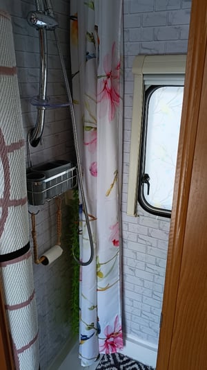 2009 Compass Avantgarde 120 — photo 15 of 28