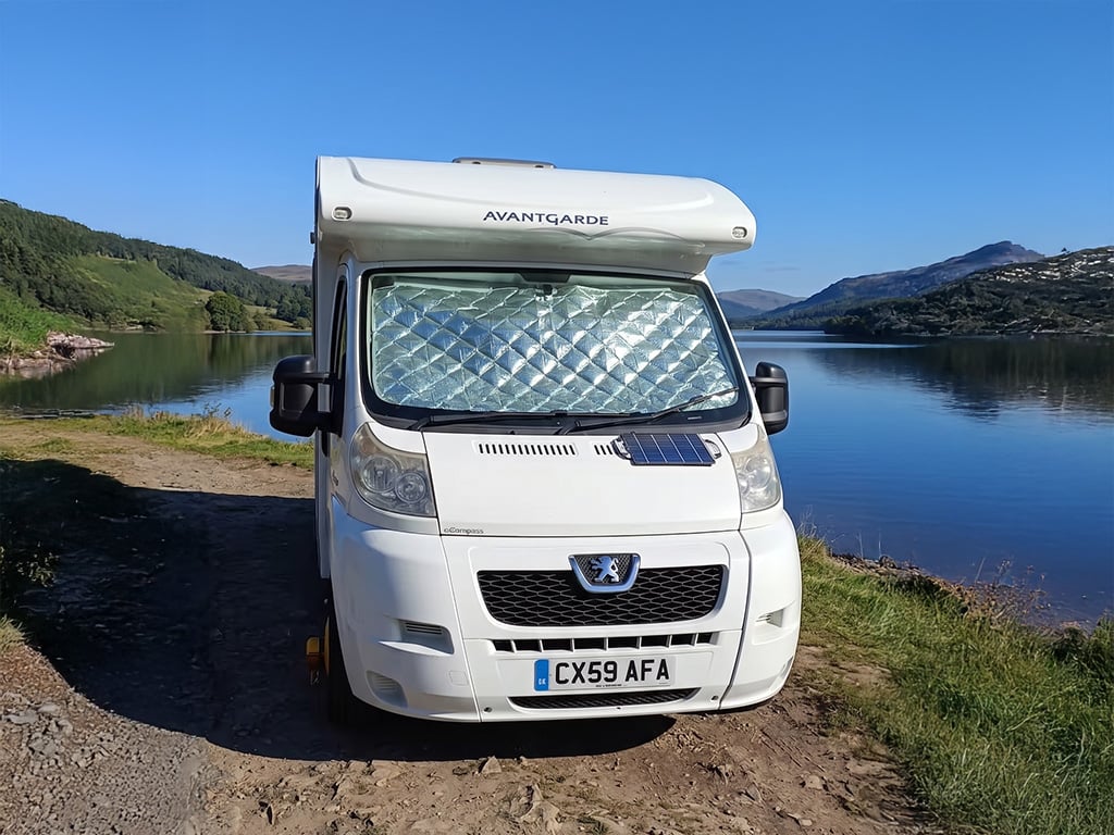 2009 Compass Avantgarde 120 - Image 1