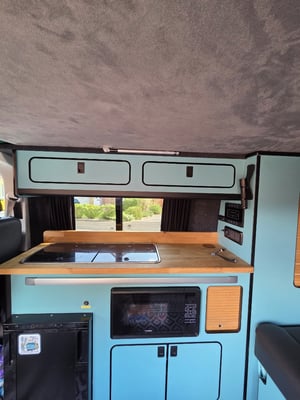 2022 Volkswagen Transporter T6.1 — photo 4 of 16