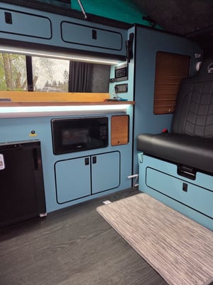 2022 Volkswagen Transporter T6.1 — photo 6 of 16