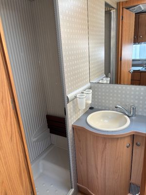 2006 Burstner Elegance 820i  — photo 15 of 15