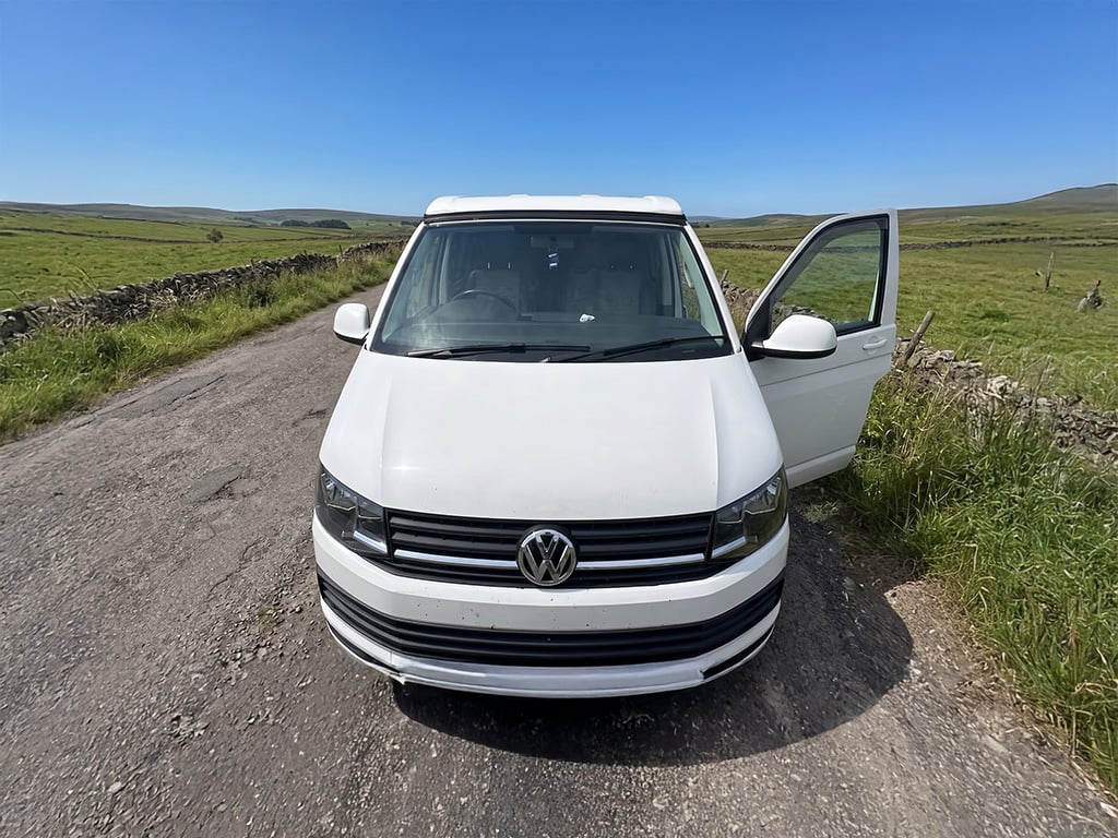 2015 Volkswagen Transporter T28 S-Line TDI - Image 1