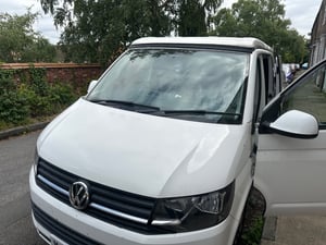 2015 Volkswagen Transporter T28 S-Line TDI — photo 1 of 22