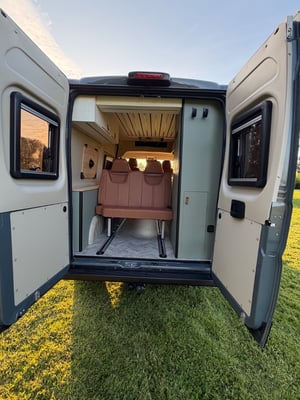 Citroen Relay 35 L2H2 Enterprise — photo 8 of 15