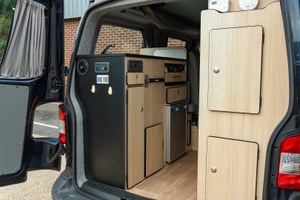 2011 Volkswagen T5 Danbury Conversion — photo 20 of 37