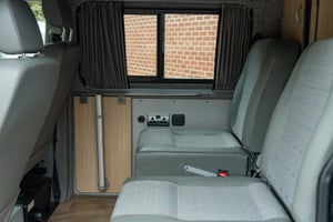 2011 Volkswagen T5 Danbury Conversion — photo 23 of 37
