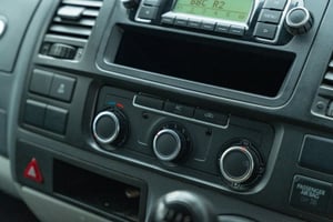 2011 Volkswagen T5 Danbury Conversion — photo 27 of 37