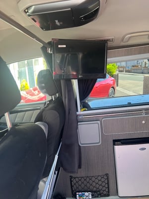 2005 Toyota Alphard — photo 2 of 11