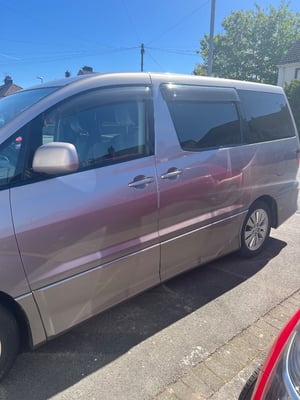 2005 Toyota Alphard — photo 3 of 11