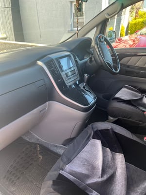 2005 Toyota Alphard — photo 4 of 11