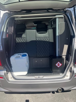 2005 Toyota Alphard — photo 8 of 11