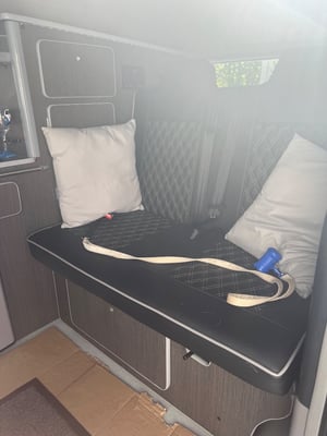 2005 Toyota Alphard — photo 11 of 11