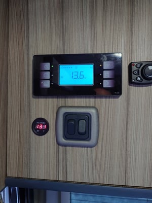 2003 Mercedes-Benz Sprinter — photo 2 of 8