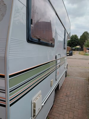 1996 Auto-Trail Cheyenne 595 — photo 13 of 17