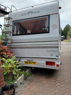 1996 Auto-Trail Cheyenne 595 — photo 14 of 17