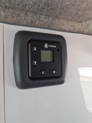 2007 Nissan El Grand — photo 18 of 52