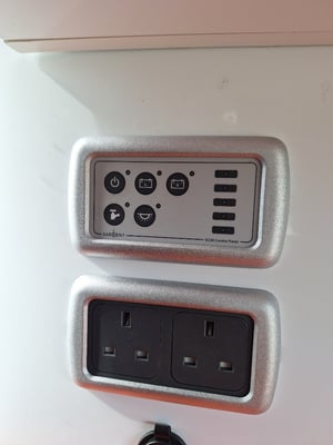 2007 Nissan El Grand — photo 26 of 52