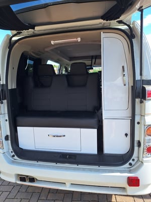 2007 Nissan El Grand — photo 43 of 52