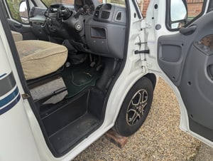 2004 Auto-Trail Cheyenne 630 SE — photo 25 of 44