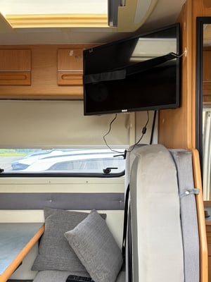 2004 Adria Twin — photo 15 of 23