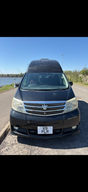 2003 Toyota Alphard — photo 1 of 8