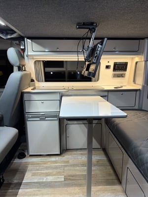 2024 Volkswagen Transporter T6.1 Campervan — photo 16 of 39