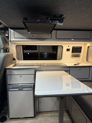 2024 Volkswagen Transporter T6.1 Campervan — photo 32 of 39