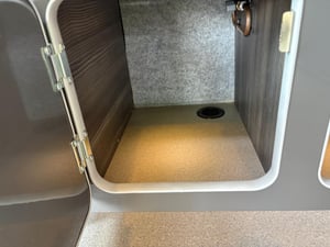 2023 Volkswagen Transporter T6.1 Camper King — photo 30 of 54