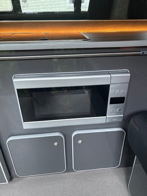 2023 Volkswagen Transporter T6.1 — photo 10 of 15