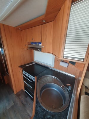2008 Burstner Argos 747 — photo 8 of 29
