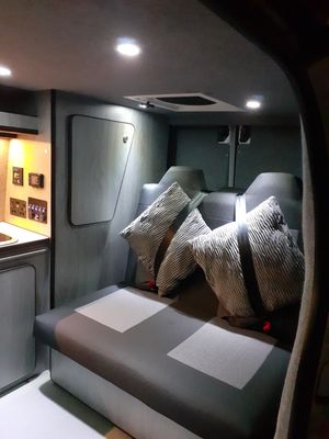 2020 Vauxhall Vivaro — photo 9 of 32