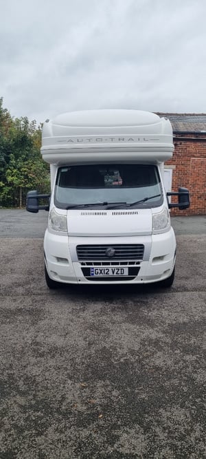 2012 Auto-Trail Apache 700 — photo 3 of 33