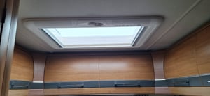 2012 Auto-Trail Apache 700 — photo 20 of 33